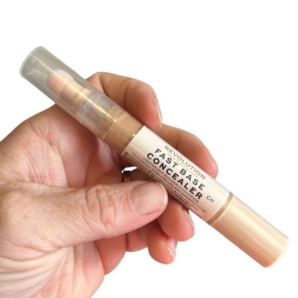 Makeup Revolution‎ fast base concealer C11 - Picture 1 of 5